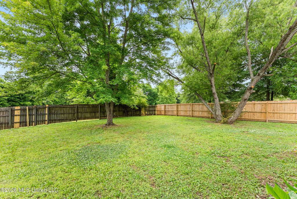 5652 Kentwood Drive, Horn Lake, MS 38637 — photo 5