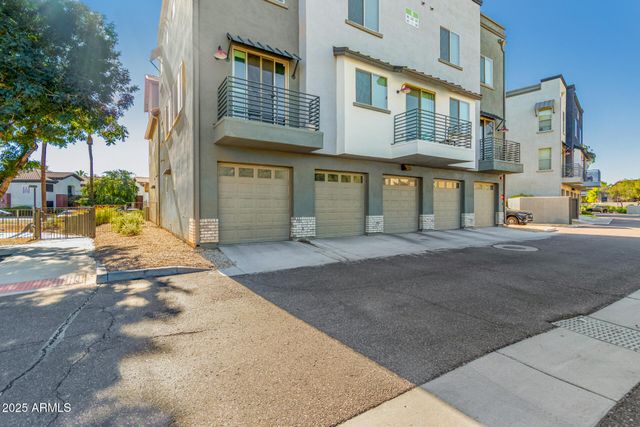 300 N GILA SPRINGS Boulevard 144, Chandler, AZ 85226