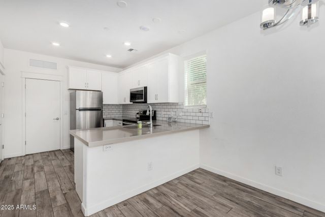 300 N GILA SPRINGS Boulevard 144, Chandler, AZ 85226