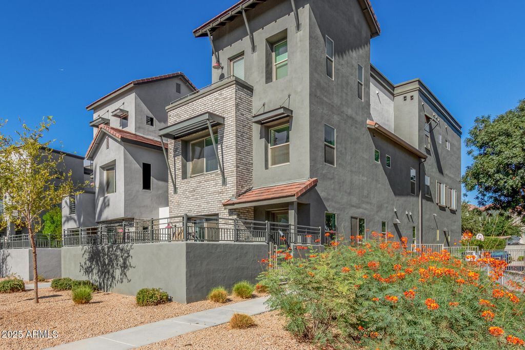 300 N GILA SPRINGS Boulevard 144, Chandler, AZ 85226