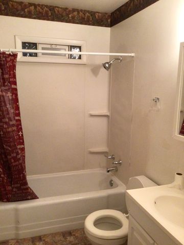 110 W 150th Street, Harvey, IL 60426