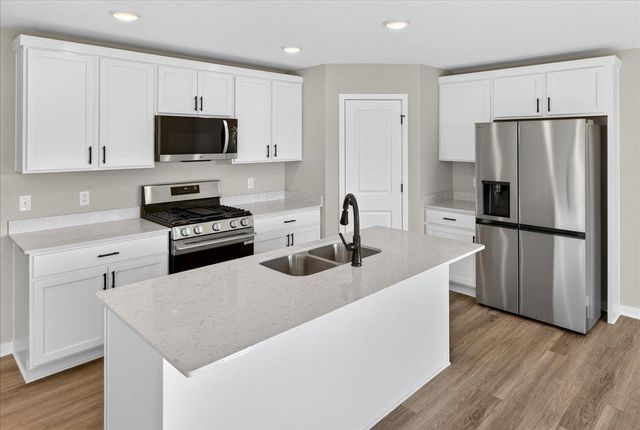 1815 Pierce Street S, Cambridge, MN 55008