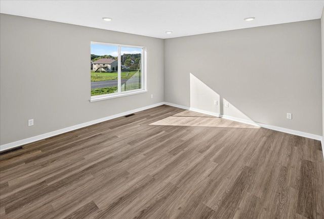 1815 Pierce Street S, Cambridge, MN 55008