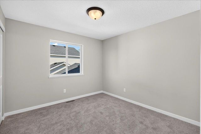 1815 Pierce Street S, Cambridge, MN 55008