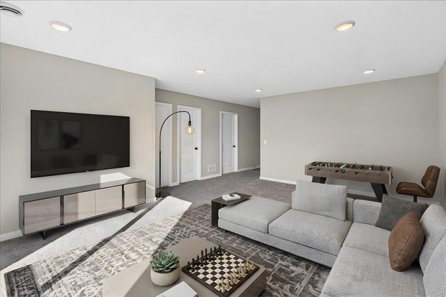 1815 Pierce Street S, Cambridge, MN 55008