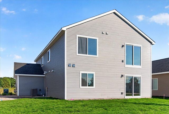 1815 Pierce Street S, Cambridge, MN 55008