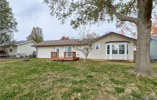 3900 Summer Forest Drive, St Charles, MO 63304