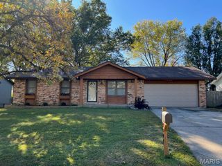 3900 Summer Forest Drive, St Charles, MO 63304