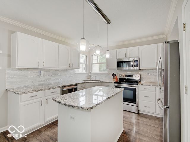 6215 Valleyview Drive, Fishers, IN 46038
