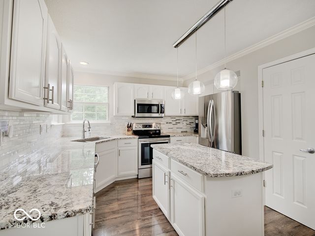 6215 Valleyview Drive, Fishers, IN 46038