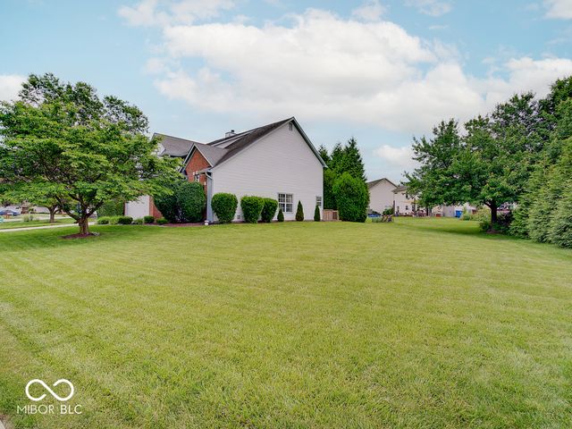 6215 Valleyview Drive, Fishers, IN 46038