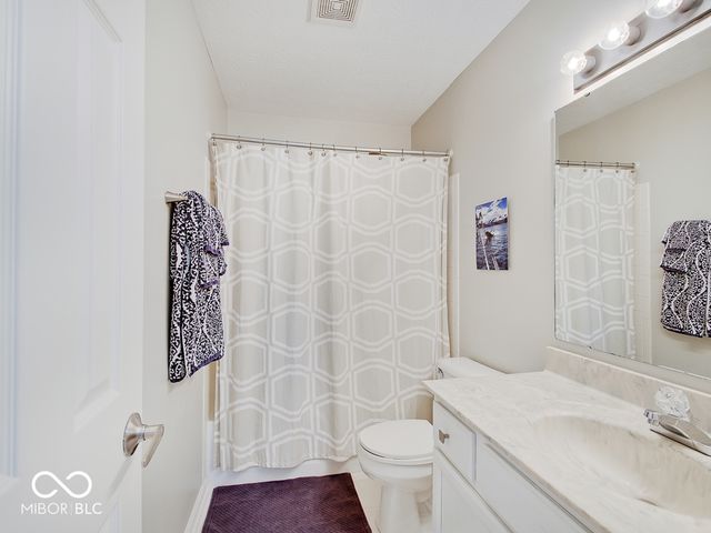 6215 Valleyview Drive, Fishers, IN 46038