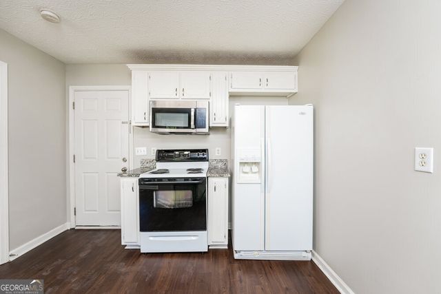 3808 Summer Leigh Court, Loganville, GA 30052