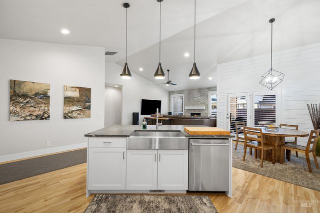 843 E Bonita Canyon, Meridian, ID 83646