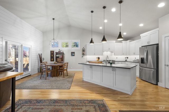 843 E Bonita Canyon, Meridian, ID 83646