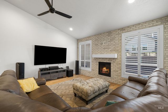 843 E Bonita Canyon, Meridian, ID 83646