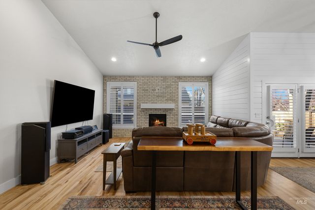 843 E Bonita Canyon, Meridian, ID 83646