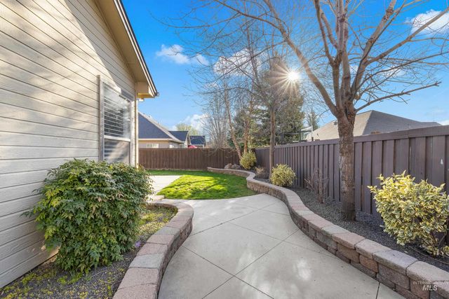 843 E Bonita Canyon, Meridian, ID 83646