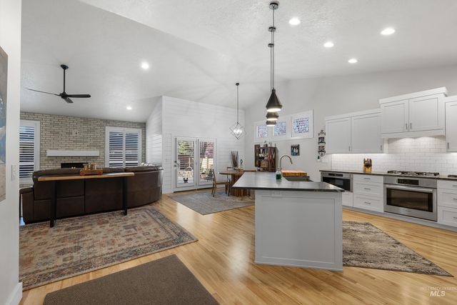 843 E Bonita Canyon, Meridian, ID 83646