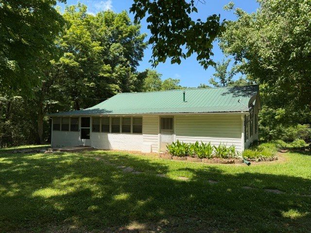 335 Lane Branch Rd, Fayetteville, TN 37334