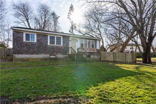 105 Borden Road, Tiverton, RI 02878
