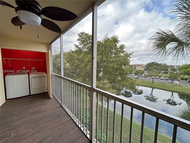 3121 NW 47th Ter 416, Lauderdale Lakes, FL 33319