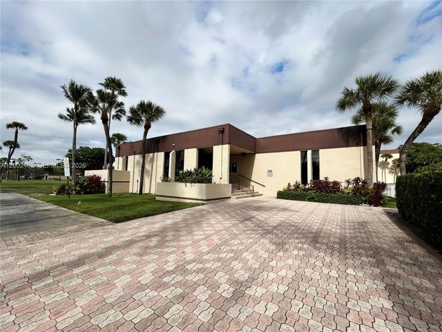 3121 NW 47th Ter 416, Lauderdale Lakes, FL 33319