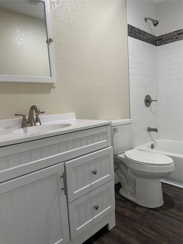 608 County Road 157, Alvin, TX 77511