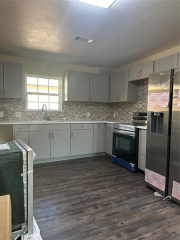 608 County Road 157, Alvin, TX 77511