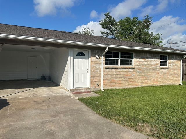 608 County Road 157, Alvin, TX 77511