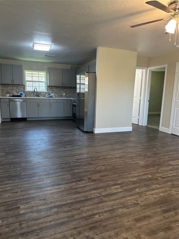 608 County Road 157, Alvin, TX 77511