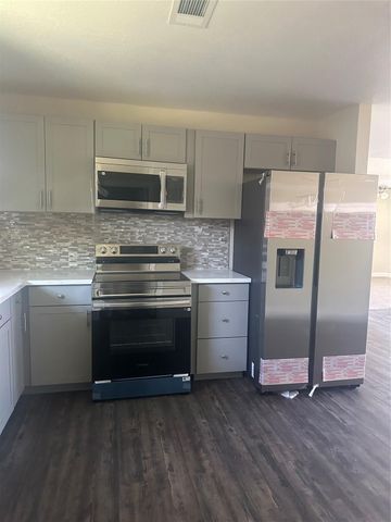 608 County Road 157, Alvin, TX 77511