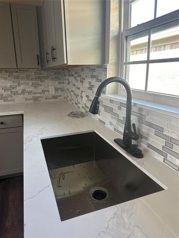 608 County Road 157, Alvin, TX 77511