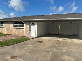 608 County Road 157, Alvin, TX 77511