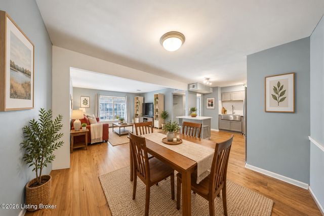308 Chanel Ct APT 6, Louisville, KY 40218