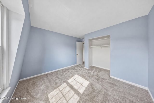 308 Chanel Ct APT 6, Louisville, KY 40218