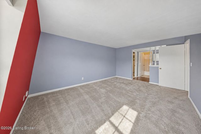 308 Chanel Ct APT 6, Louisville, KY 40218