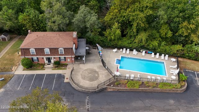 308 Chanel Ct APT 6, Louisville, KY 40218