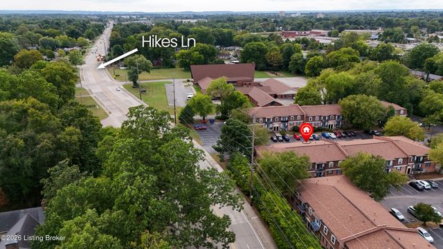 308 Chanel Ct APT 6, Louisville, KY 40218