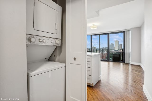 1309 N Wells Street 1303, Chicago, IL 60610