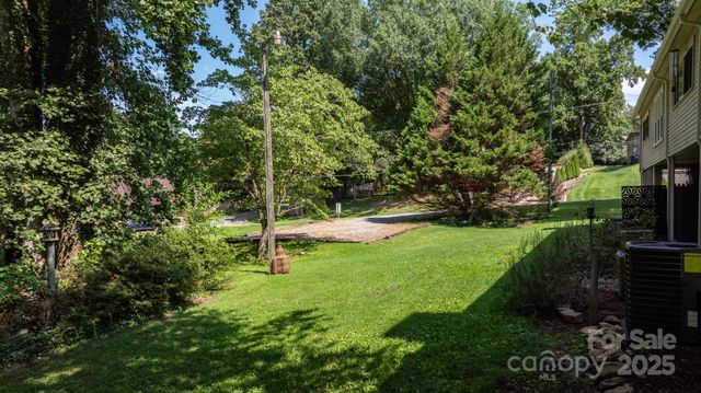 2705 N Center Street 78, Hickory, NC 28601
