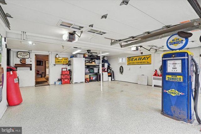 1744 OLD SWEDE RD, Douglassville, PA 19518