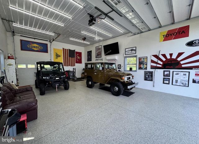 1744 OLD SWEDE RD, Douglassville, PA 19518