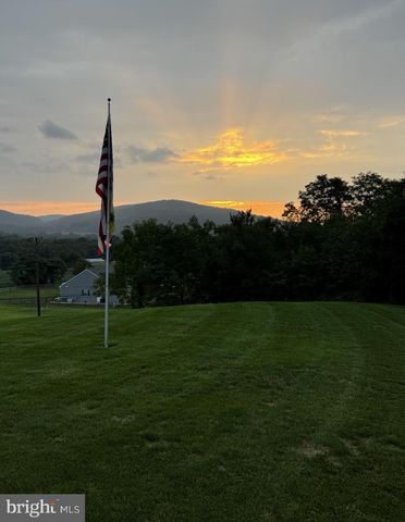 1744 OLD SWEDE RD, Douglassville, PA 19518