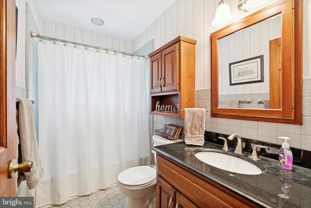 Image 17 of property listing at 1744 OLD SWEDE RD, Douglassville, PA 19518