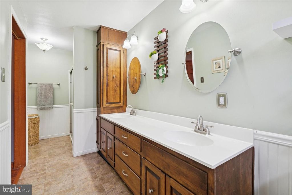 Image 20 of property listing at 1744 OLD SWEDE RD, Douglassville, PA 19518