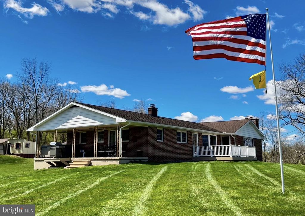 Image 36 of property listing at 1744 OLD SWEDE RD, Douglassville, PA 19518
