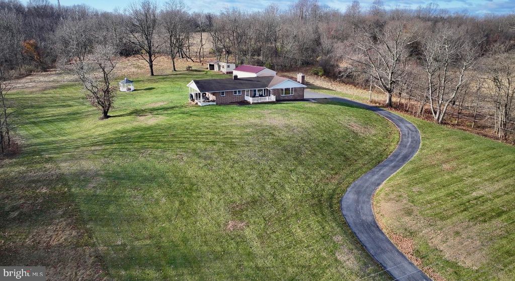 Image 37 of property listing at 1744 OLD SWEDE RD, Douglassville, PA 19518