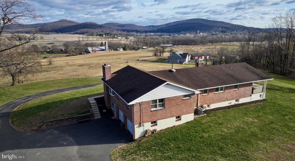 Image 43 of property listing at 1744 OLD SWEDE RD, Douglassville, PA 19518
