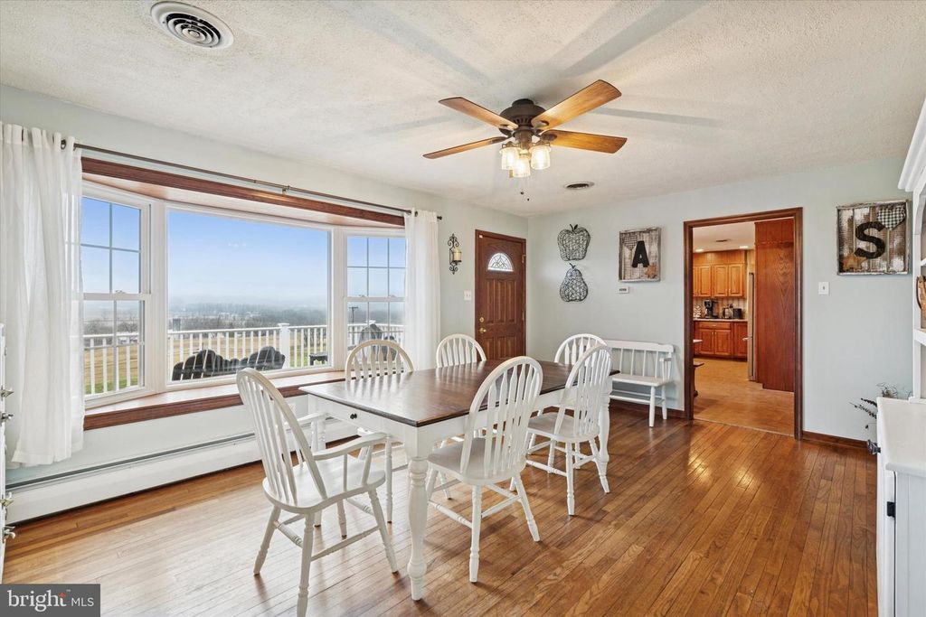 Image 5 of property listing at 1744 OLD SWEDE RD, Douglassville, PA 19518